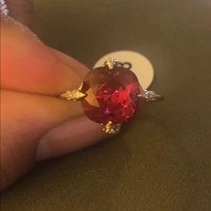 Fragrant Jewels Moulin Rouge Collector’s ring size 8